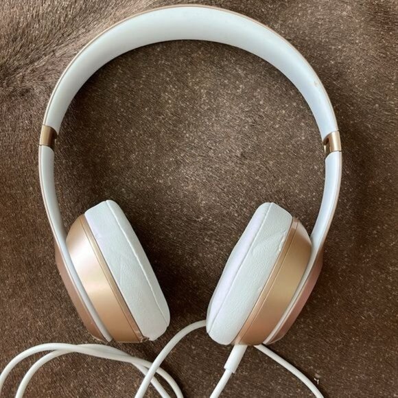 Beats by Dr. Dre Studio 2 Wireless Over Ear Headphones - Picture 6 of 12